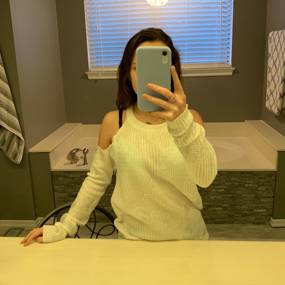 OPEN SLEEVE SWEATER